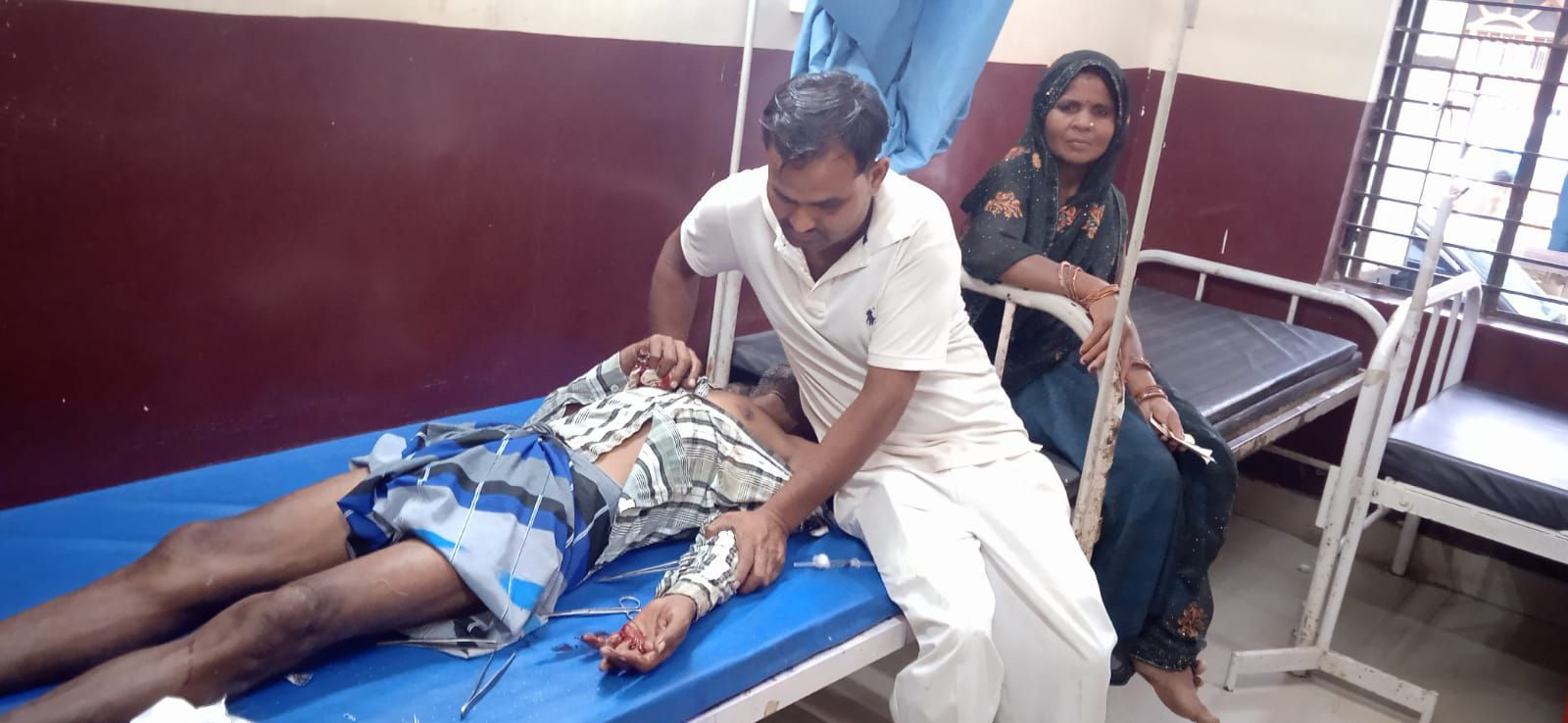 Darbhanga Accident News: सिंहवाड़ा- सिमरी हाट में दर्दनाक हादसा: NH 27 पर बेलगाम टेंपो ने अधेड़ को रौंदा, अब जिंदगी और मौत से जंग