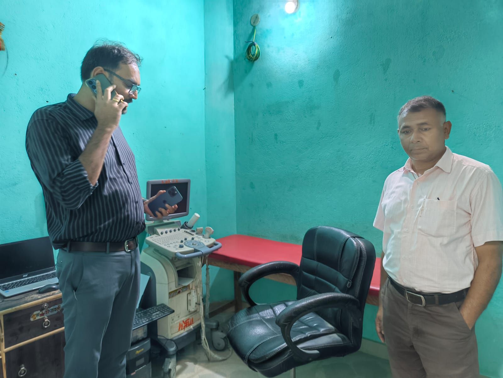 Darbhanga Health News: कुशेश्वरस्थान में स्वास्थ्य माफियाओं पर टूटा कहर! अवैध नर्सिंग होम-अल्ट्रासाउंड सील, जानिये पूरा मामला
