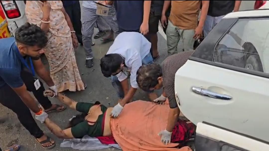 Bhagalpur Accident News: भागलपुर में भयानक हादसा: कांझिया बायपास पर डिवाइडर से टकराई कार, महिला की मौके पर मौत