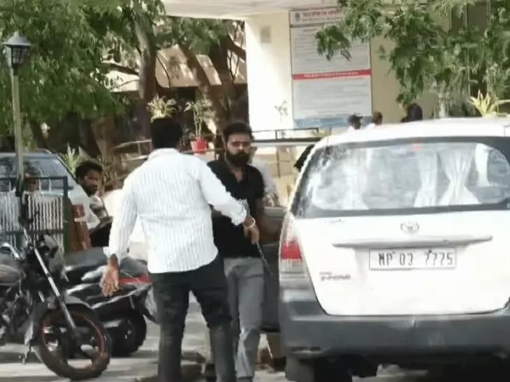 Madhubani News: ATS का बड़ा एक्शन: मधुबनी में लश्कर-ए-तैयबा के स्लीपर सेल का पर्दाफाश, मदरसा शिक्षक गिरफ्तार!
