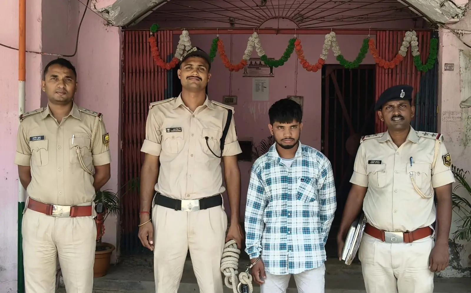 14 महीने बाद घर लौटी मासूम: दरभंगा की नाबालिग कर्नाटक से बरामद, अपहरणकर्ता सलाखों के पीछे!