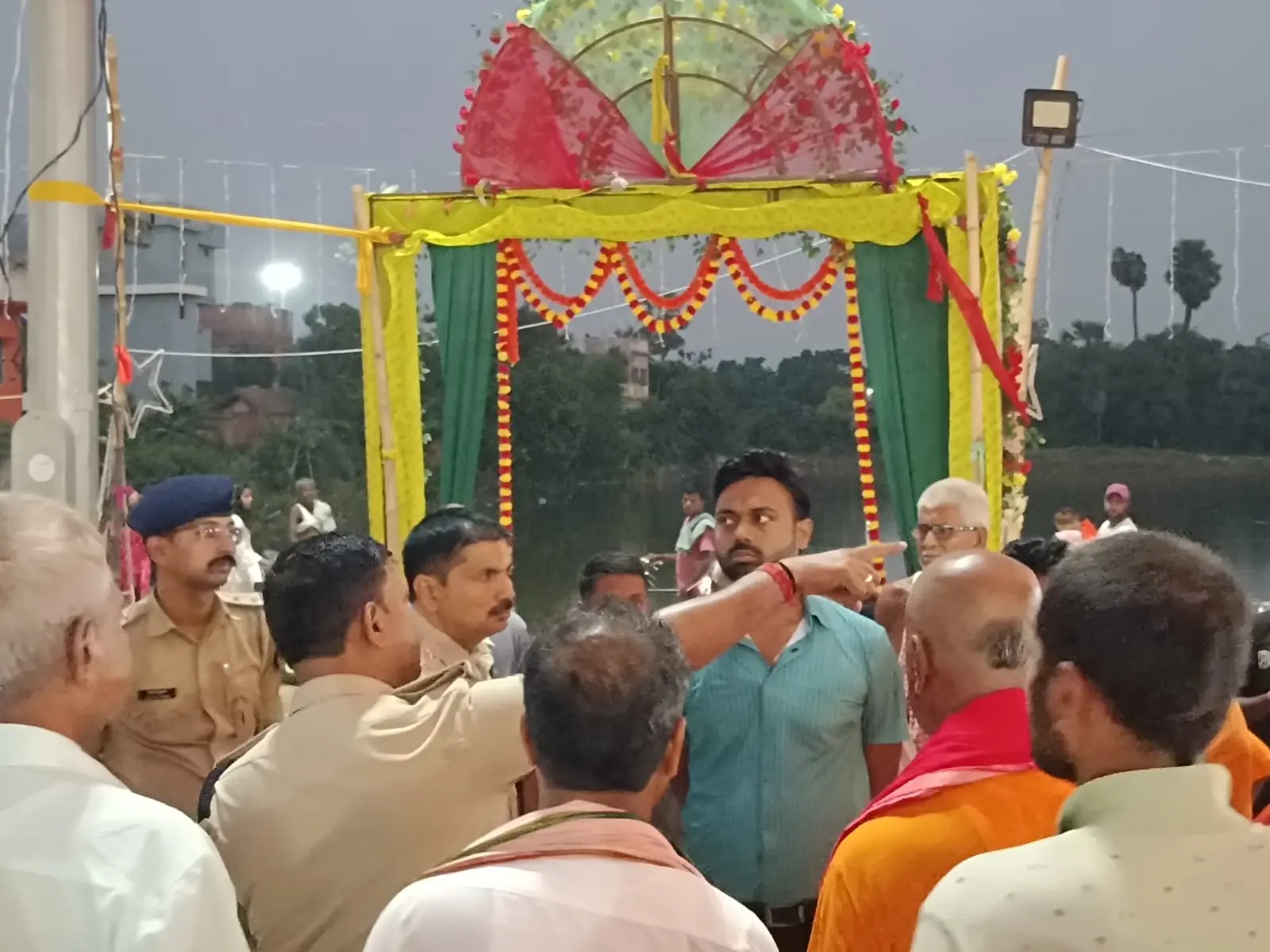 दरभंगा में गूंज उठा ‘हर हर महादेव’: बेनीपुर में महारुद्र यज्ञ का भव्य आगाज, 29 जून तक चलेगा अनुष्ठान
