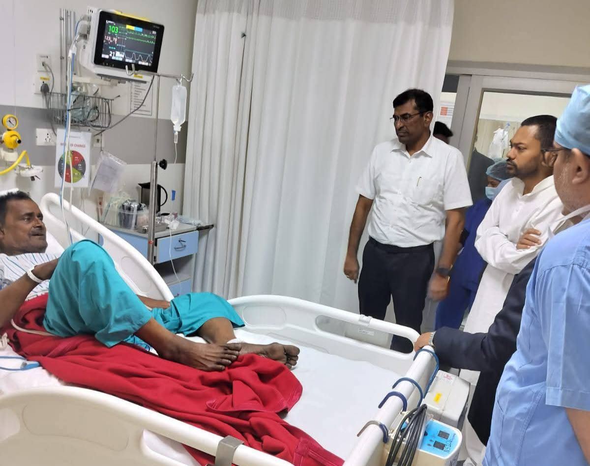 Muzaffarpur Fire News: मुजफ्फरपुर अग्निकांड: घायलों का पूरा खर्च उठाएगी सरकार, दिल्ली यात्रा रद्द कर पीड़ितों से मिलने पहुंचे मंत्री निशांत कुमार | संवेदनशीलता भरा कदम!