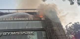 संशोधित — Delhi के Kalkaji में सुबह-सुबह फटे 3 LPG सिलेंडर, रेस्टोरेंट में लगी भीषण आग, पढ़िए Kalkaji Fire News