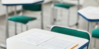 Darbhanga Exam News: दरभंगा में अधिनायक लिपिक परीक्षा: 18 केंद्रों पर धारा 163 लागू, मोबाइल-ब्लूटूथ बैन, जानें क्यों?
