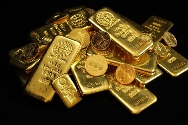 Gold Silver Price News: ALERT: सोना 1.50 लाख से नीचे, चांदी धड़ाम! क्या करें निवेशक, खरीदें या रुकें?