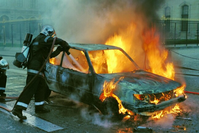 Jehanabad Car Fire News: जहानाबाद में CNG भरवाने के बाद धू-धू कर जली कार, ड्राइवर की सूझबूझ से बची जान!
