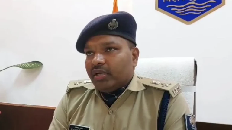 Madhubani Police News: मधुबनी में हड़कंप! SP योगेंद्र ने 8 पुलिस अधिकारियों का किया तबादला, आखिर क्या है वजह?