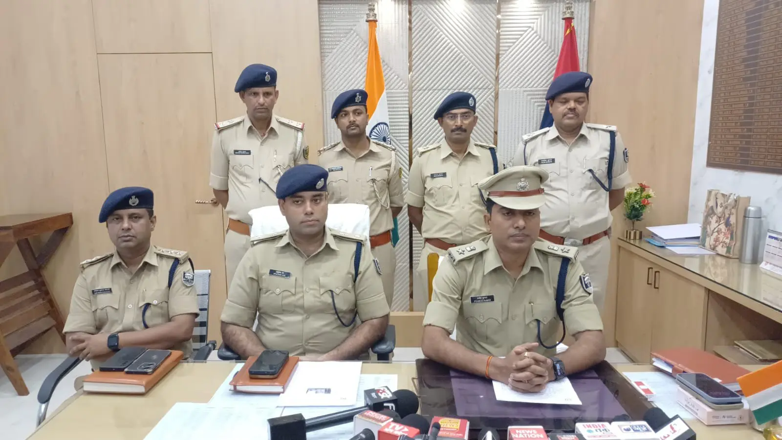 भागलपुर में सनसनीखेज खुलासा! 12 घंटे में सुलझी बिल्डर बजरंग की हत्या की गुत्थी, गर्लफ्रैंड ही निकली कातिल भागलपुर में सनसनीखेज खुलासा! 12 घंटे में सुलझी बिल्डर बजरंग की हत्या की गुत्थी, गर्लफ्रैंड ही निकली कातिल