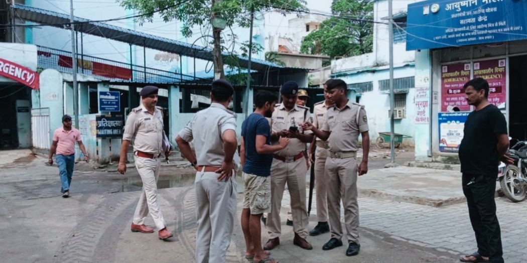 वैशाली में खूनी खेल! छुट्टी पर आए आर्मी जवान और पिता को भतीजे ने भूना, दो छोटे बच्चे हुए अनाथ वैशाली में खूनी खेल! छुट्टी पर आए आर्मी जवान और पिता को भतीजे ने भूना, दो छोटे बच्चे हुए अनाथ