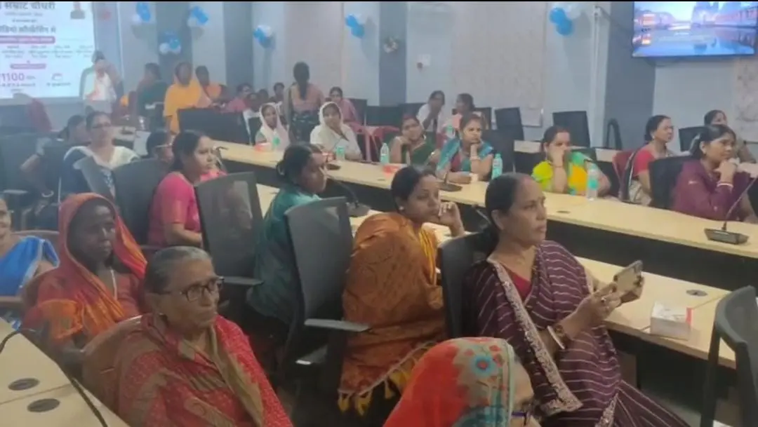भागलपुर में आई खुशियों की लहर! 2.76 लाख लोगों के खाते में सीधे पहुंचे ₹40 करोड़ भागलपुर में आई खुशियों की लहर! 2.76 लाख लोगों के खाते में सीधे पहुंचे ₹40 करोड़