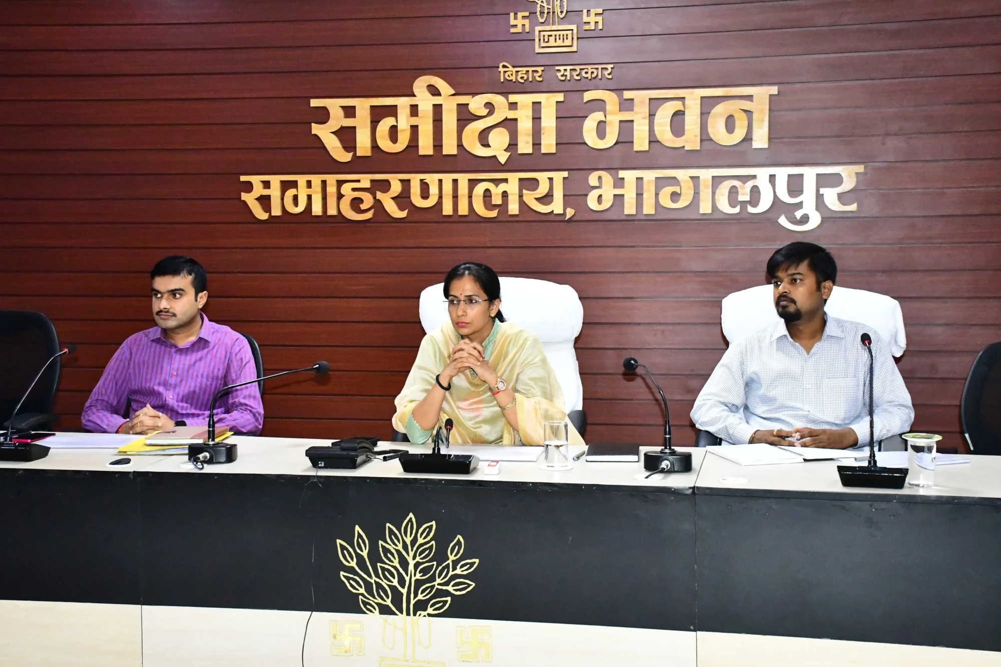 गंगा की सफाई पर भागलपुर DM का बड़ा फैसला! अब जनभागीदारी से होगा गंगा का संरक्षण, अफसरों को मिला टॉस्क गंगा की सफाई पर भागलपुर DM का बड़ा फैसला! अब जनभागीदारी से होगा गंगा का संरक्षण, अफसरों को मिला टॉस्क