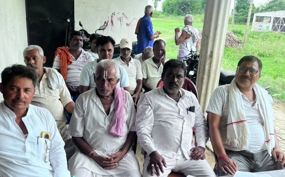 दरभंगा में सरकार के फैसले से छिनेगी हजारों किसानों की रोजी-रोटी? जानें क्यों नौ गांवों के सैकड़ों किसानों का फूटा गुस्सा ! दरभंगा में सरकार के फैसले से छिनेगी हजारों किसानों की रोजी-रोटी? जानें क्यों नौ गांवों के सैकड़ों किसानों का फूटा गुस्सा !