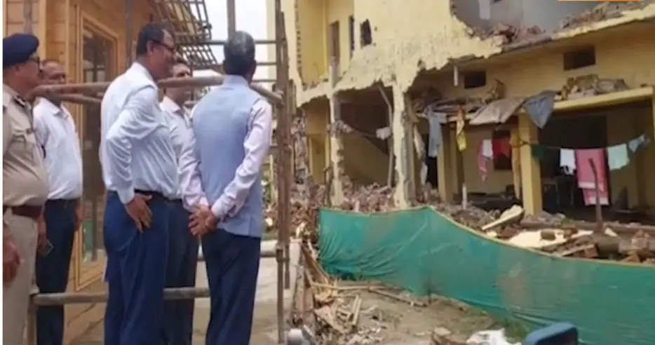 मां सीता की नगरी सीतामढ़ी पहुंचे प्रत्यय अमृत और विनय कुमार, पुनौराधाम में सरकार का बड़ा एक्शन! मुख्य सचिव और DGP ने खुद परखी भव्य मंदिर निर्माण की प्रगति मां सीता की नगरी सीतामढ़ी पहुंचे प्रत्यय अमृत और विनय कुमार, पुनौराधाम में सरकार का बड़ा एक्शन! मुख्य सचिव और DGP ने खुद परखी भव्य मंदिर निर्माण की प्रगति