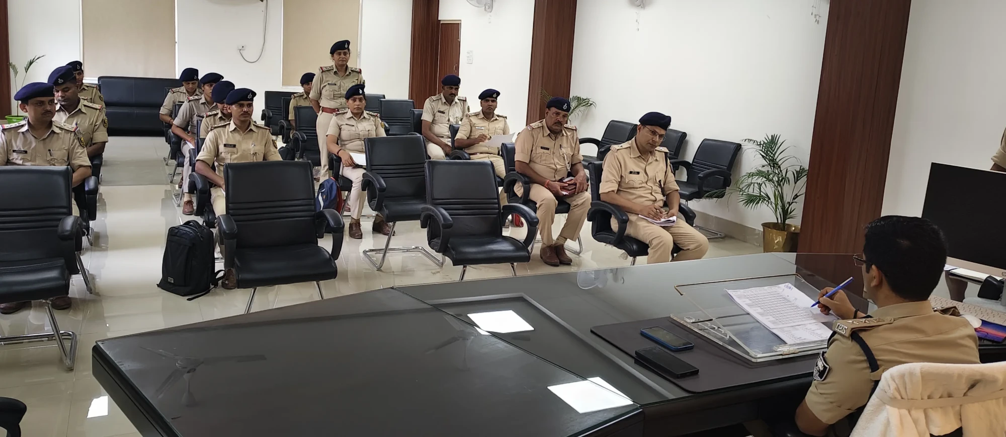 दरभंगा पुलिस का बड़ा फैसला: अब 24 घंटे में अपलोड होगी हर FIR, आईटी प्लेटफॉर्म पर प्रतिदिन लॉगिन और सर्च होंगे CriMAC और ICJS| जानिए – SSP जगुनाथ रेड्डी का सभी थानों को क्या मिला कड़े निर्देश! दरभंगा पुलिस का बड़ा फैसला: अब 24 घंटे में अपलोड होगी हर FIR, आईटी प्लेटफॉर्म पर प्रतिदिन लॉगिन और सर्च होंगे CriMAC और ICJS| जानिए – SSP जगुनाथ रेड्डी का सभी थानों को क्या मिला कड़े निर्देश!
