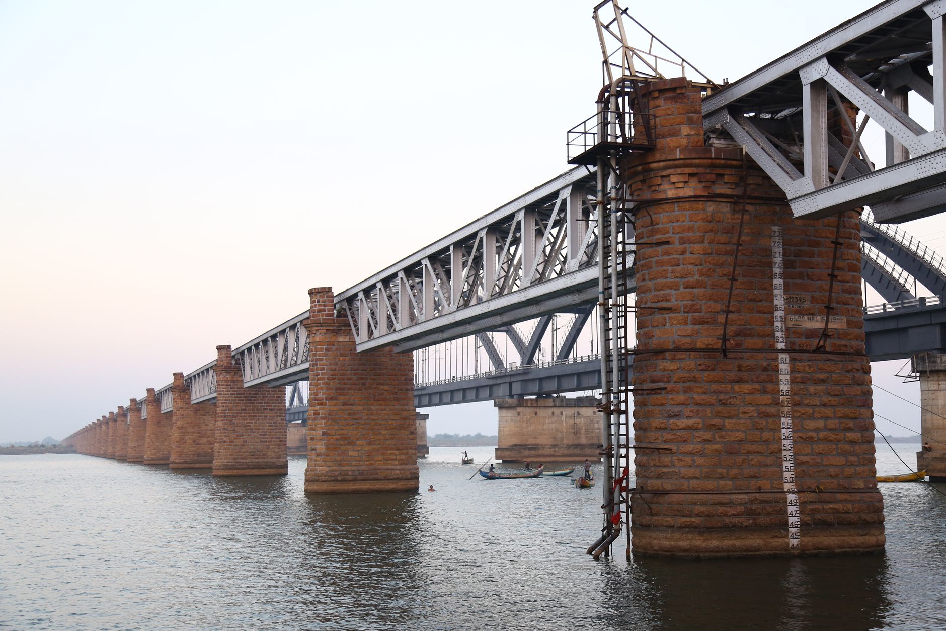 the havelock bridge under blue sky