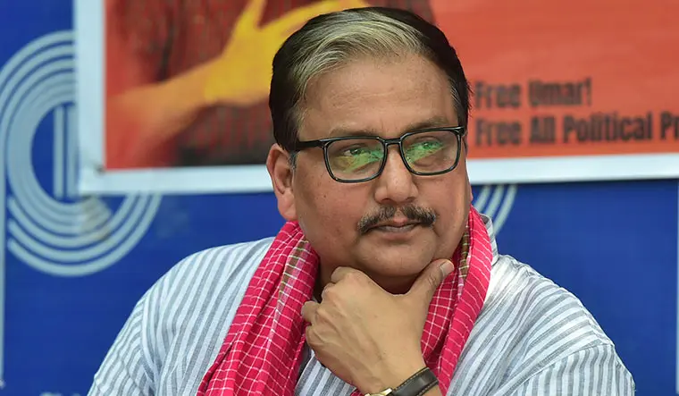 बिहार पुलिस की AK-47 गोलीबारी पर भड़के मनोज झा, सीधे सुप्रीम कोर्ट पहुंचे! बिहार पुलिस की AK-47 गोलीबारी पर भड़के मनोज झा, सीधे सुप्रीम कोर्ट पहुंचे!