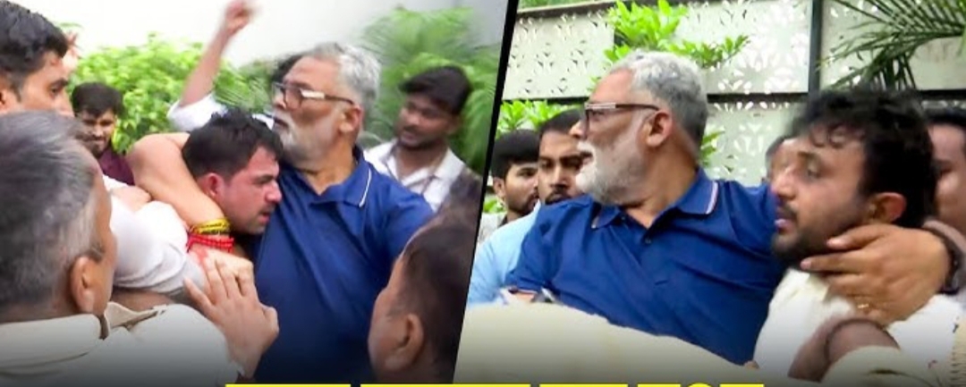 Pappu Yadav Attack दिल्ली में पप्पू यादव पर प्रेस कॉन्फ्रेंस में चाकू से जानलेवा हमला! चप्पल फेंका, सांसद बोले- ‘मुझे और बच्चों को मारने की साजिश’ Pappu Yadav Attack दिल्ली में पप्पू यादव पर प्रेस कॉन्फ्रेंस में चाकू से जानलेवा हमला! चप्पल फेंका, सांसद बोले- ‘मुझे और बच्चों को मारने की साजिश’