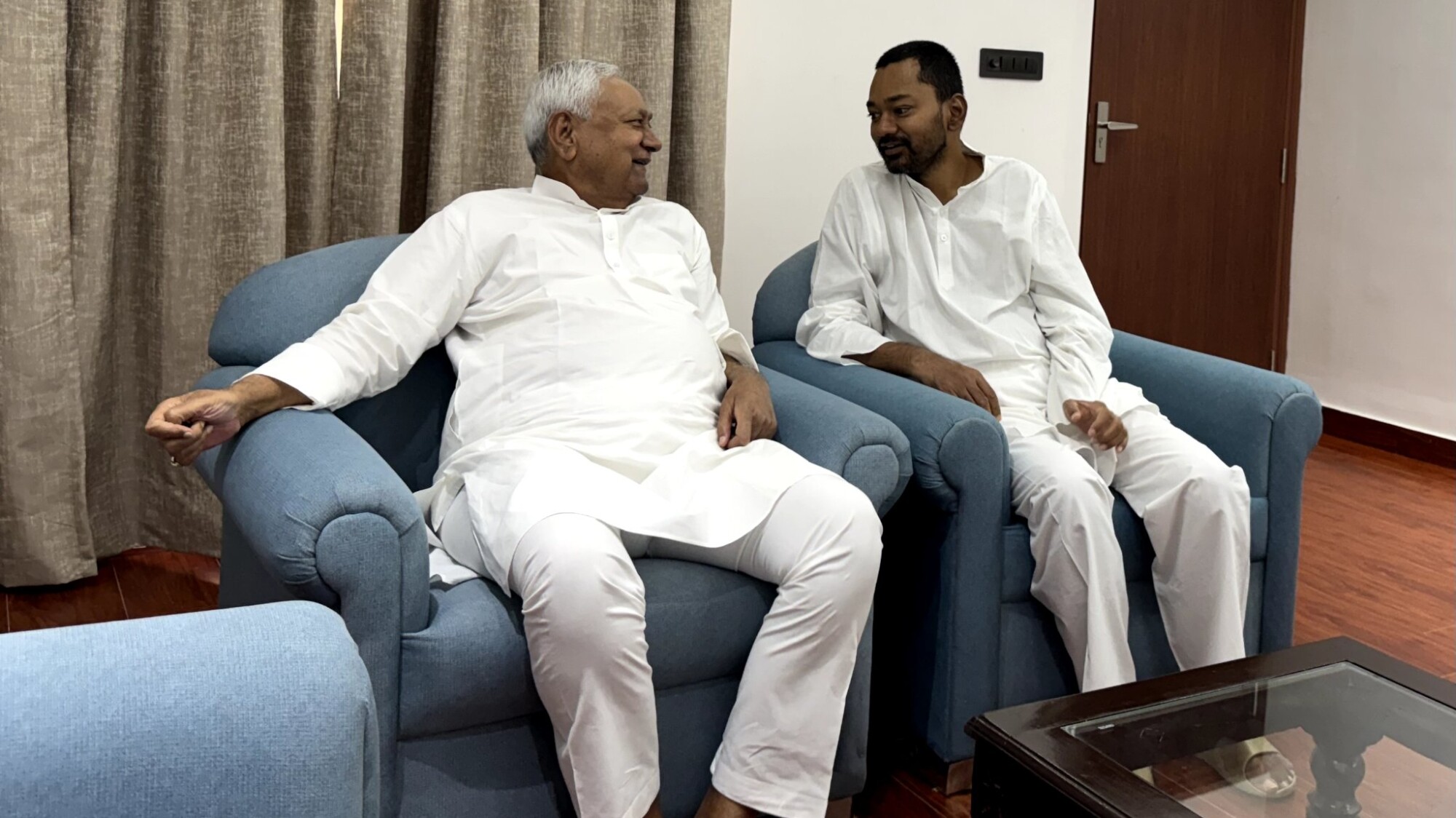 बिहार के स्वास्थ्य में होगा बड़ा बदलाव -मंत्री निशांत का रोडमैप तैयार : दिल्ली में नीतीश कुमार से मिले, बताया पूरा फ्यूचर प्लान, अब तेजी से बदलेंगे बिहार की सेहत! बिहार के स्वास्थ्य में होगा बड़ा बदलाव -मंत्री निशांत का रोडमैप तैयार : दिल्ली में नीतीश कुमार से मिले, बताया पूरा फ्यूचर प्लान, अब तेजी से बदलेंगे बिहार की सेहत!